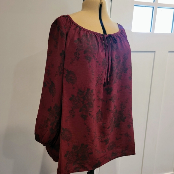 NWT 3X Maroon Rose Pattern Blouse - Picture 5 of 10
